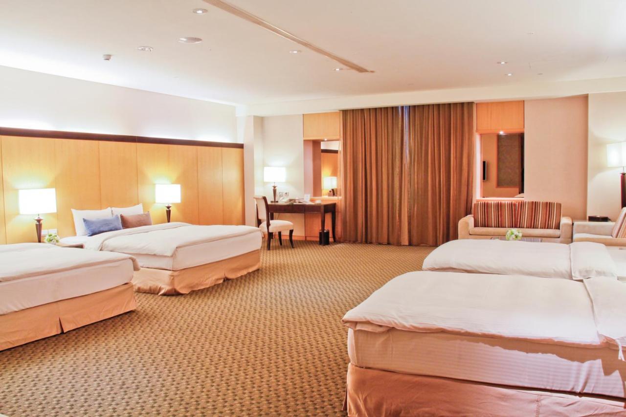 Queena Plaza Hotel Đài Nam Ngoại thất bức ảnh